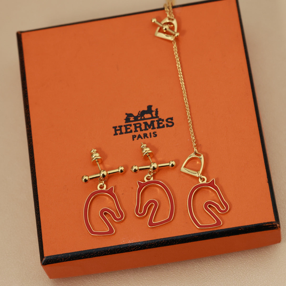 Horse Head Pendant Necklace in Rose-Gold-Tone – Rose Gold Detail – Design 003 main product view