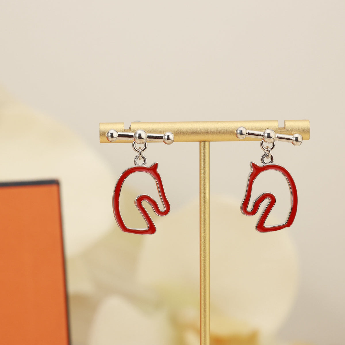 Horse Head Stud Earrings in Rose-Gold-Tone – Rose Gold Detail – Design 002 side detail