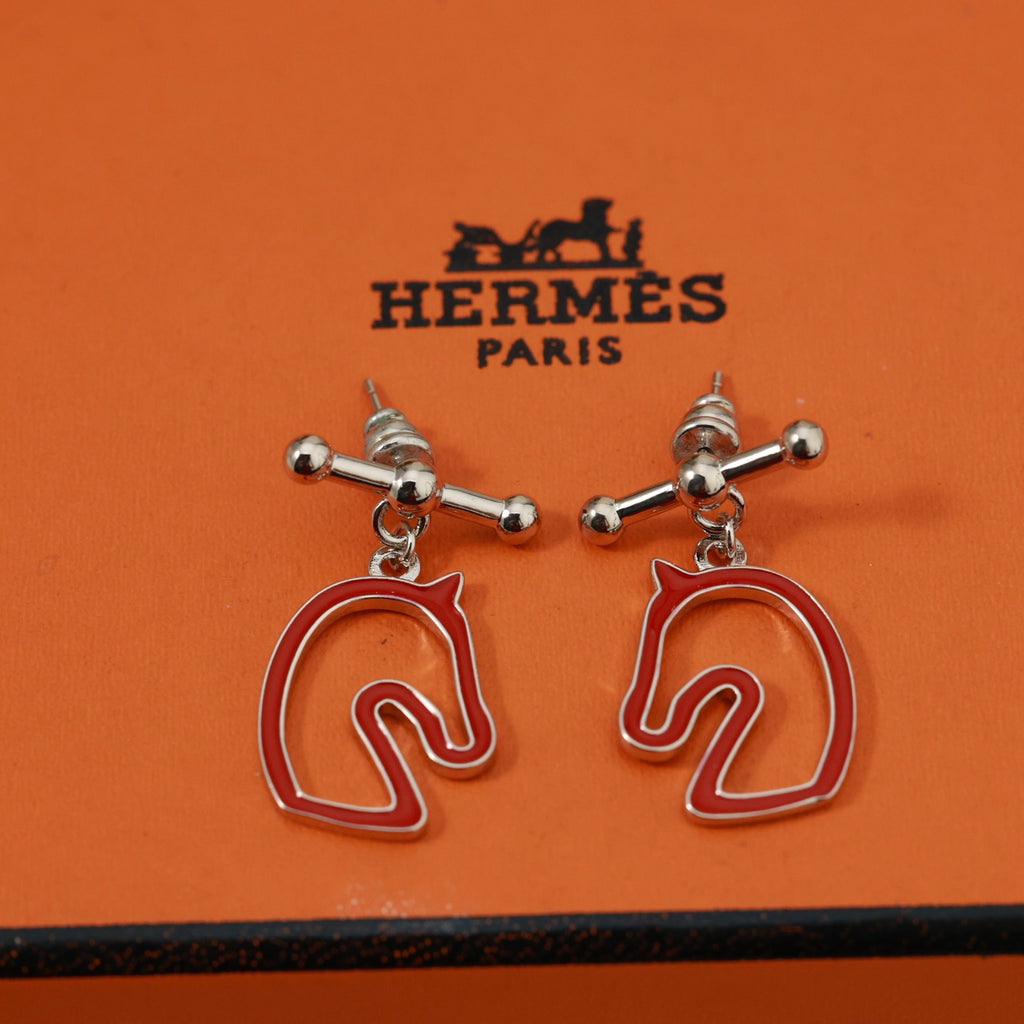 Horse Head Stud Earrings in Rose-Gold-Tone – Rose Gold Detail – Design 002 front product view