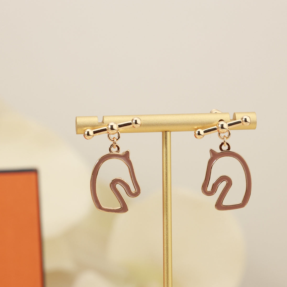 Horse Head Stud Earrings in Rose-Gold-Tone – Rose Gold Detail – Design 003 close-up detail