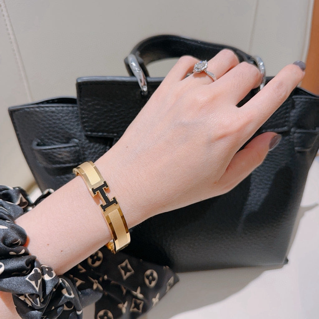 Horse Bangle in Gold-Tone – Design 016 styled product view