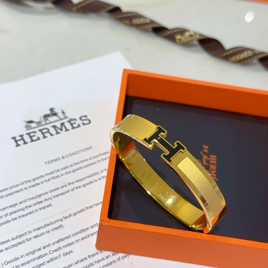 Horse Bangle in Gold-Tone – Design 016 front product view