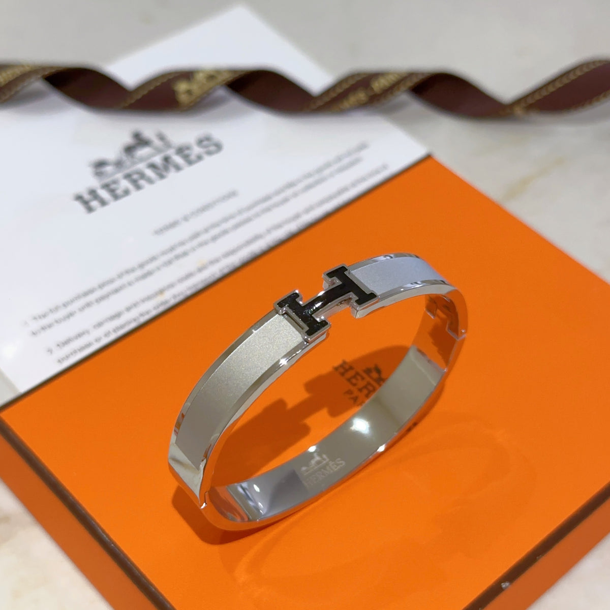 Horse Bangle in Gold-Tone – Design 015 detail view