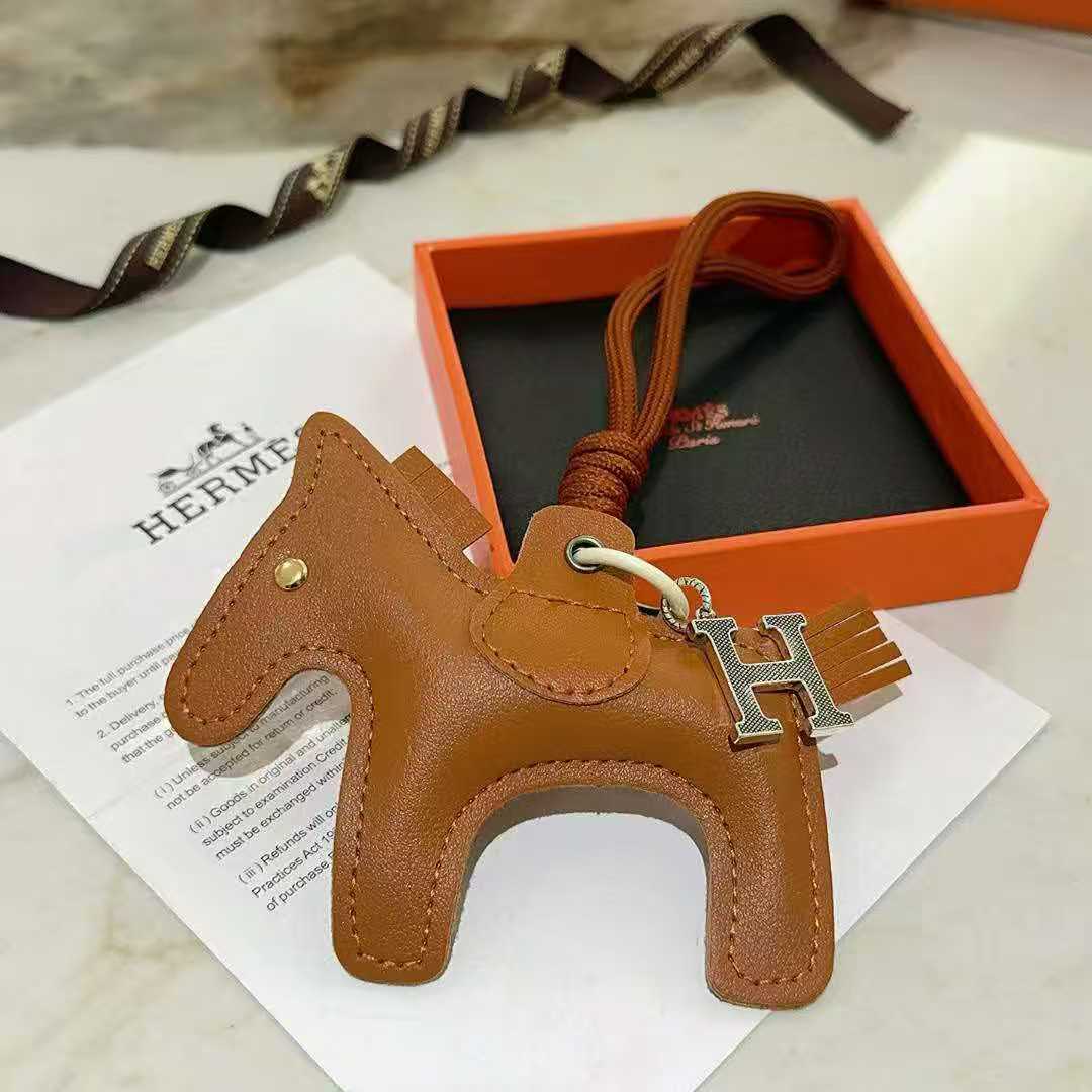 Horse Keychain in Silver-Tone – Design 016 styled product view
