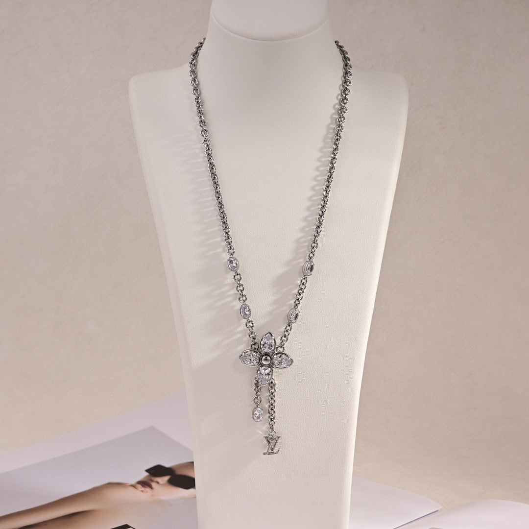 Clover Pendant Necklace in Polished Metal-Tone – Clover Detail close-up detail