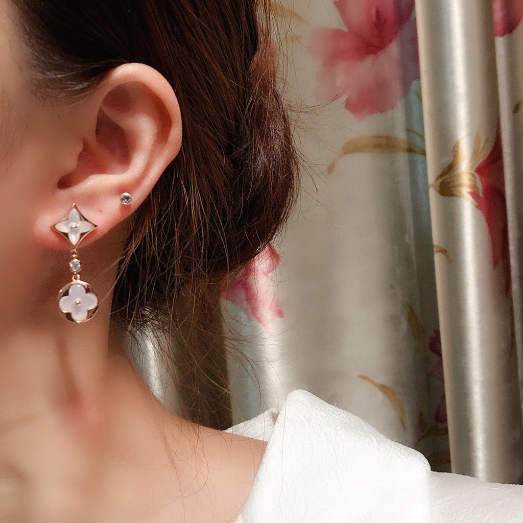 Clover Stud Earrings in Rose-Gold-Tone – Rose Gold Detail – Design 002 main product view