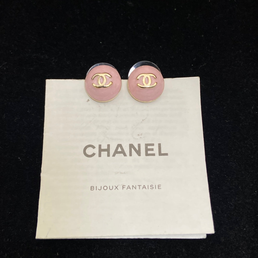 Round Stud Earrings in Polished Metal-Tone – Pink Detail side detail