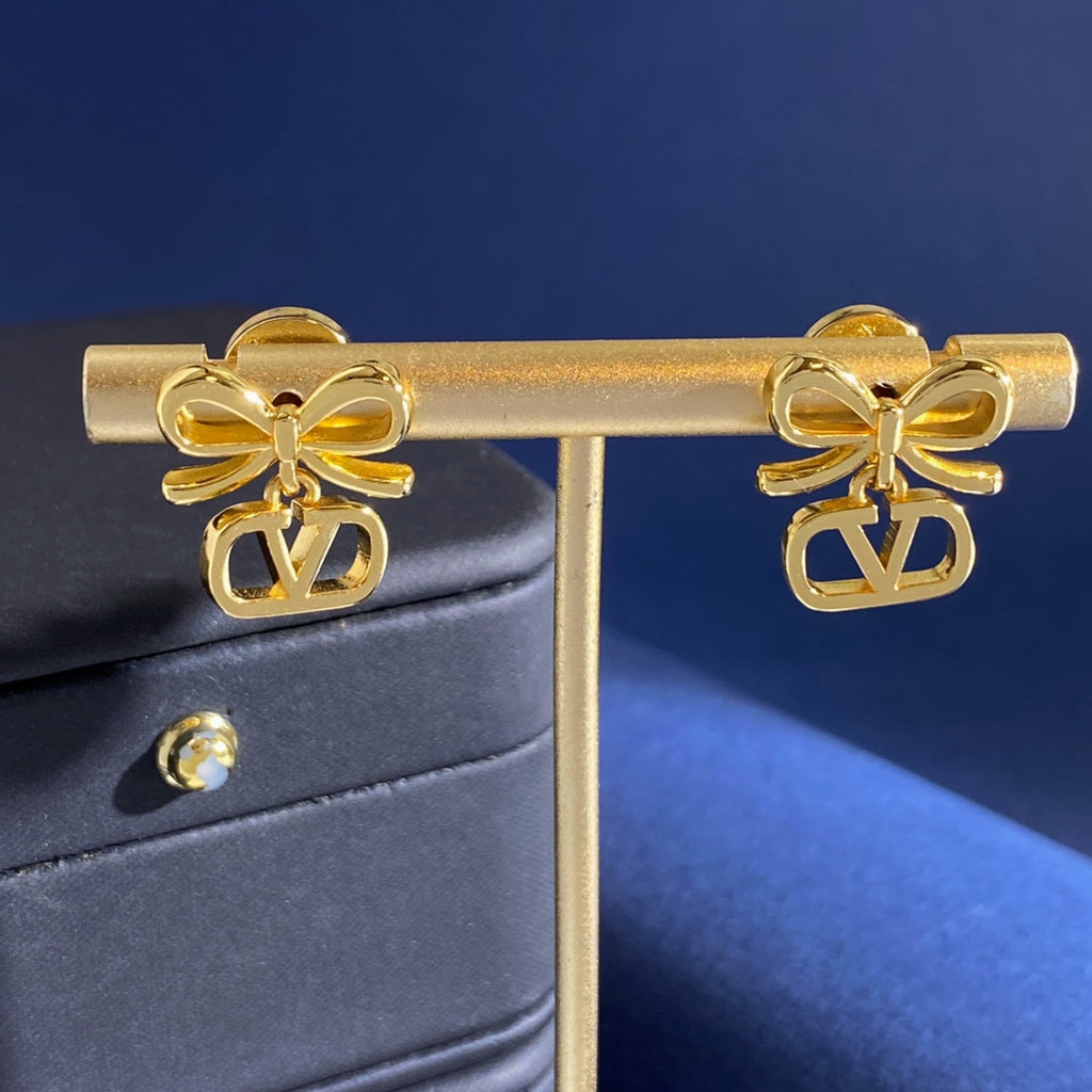 V Emblem Polished Stud Earrings – Design 03 front view