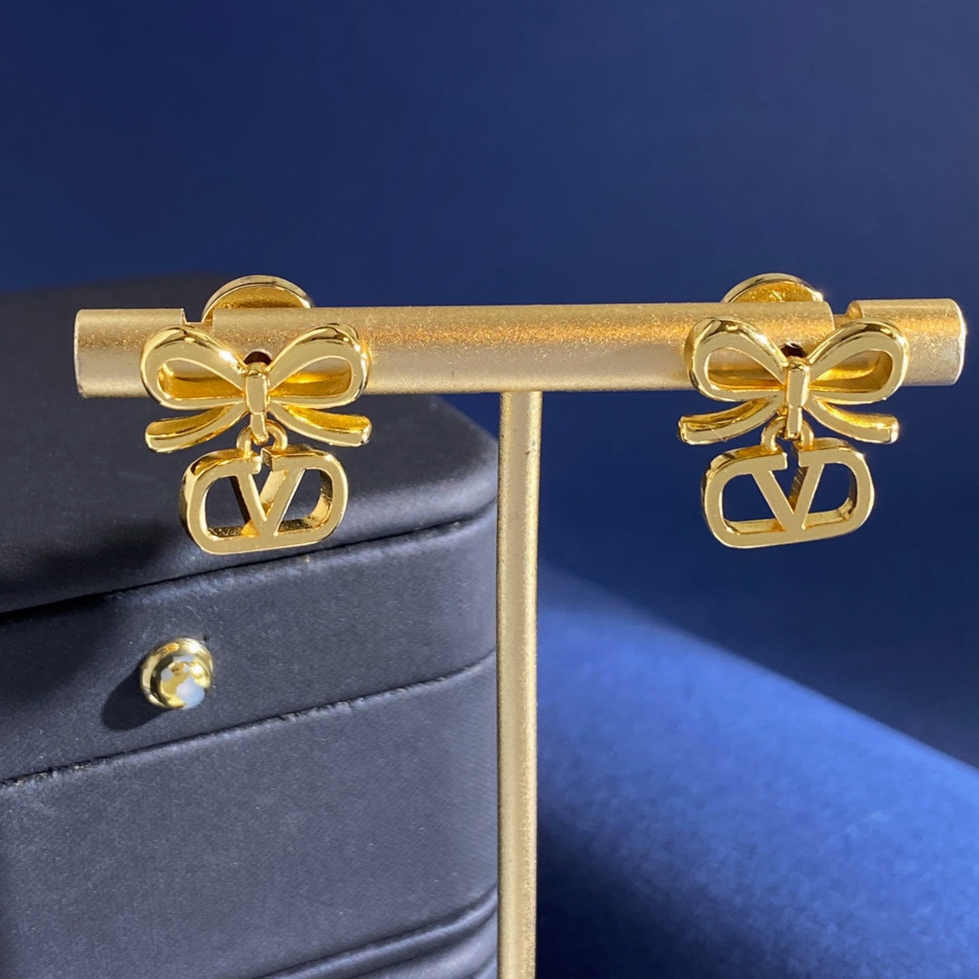 V Emblem Polished Stud Earrings – Design 03 front view