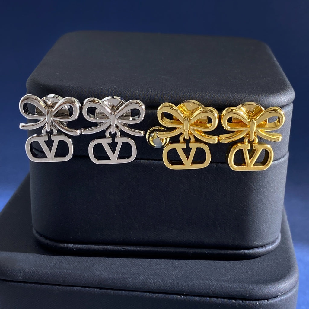 V Emblem Polished Stud Earrings – Design 03 main product view