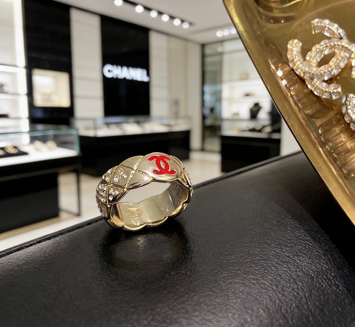 Pearl Statement Ring in Polished Metal-Tone – Pearl Detail styled product view