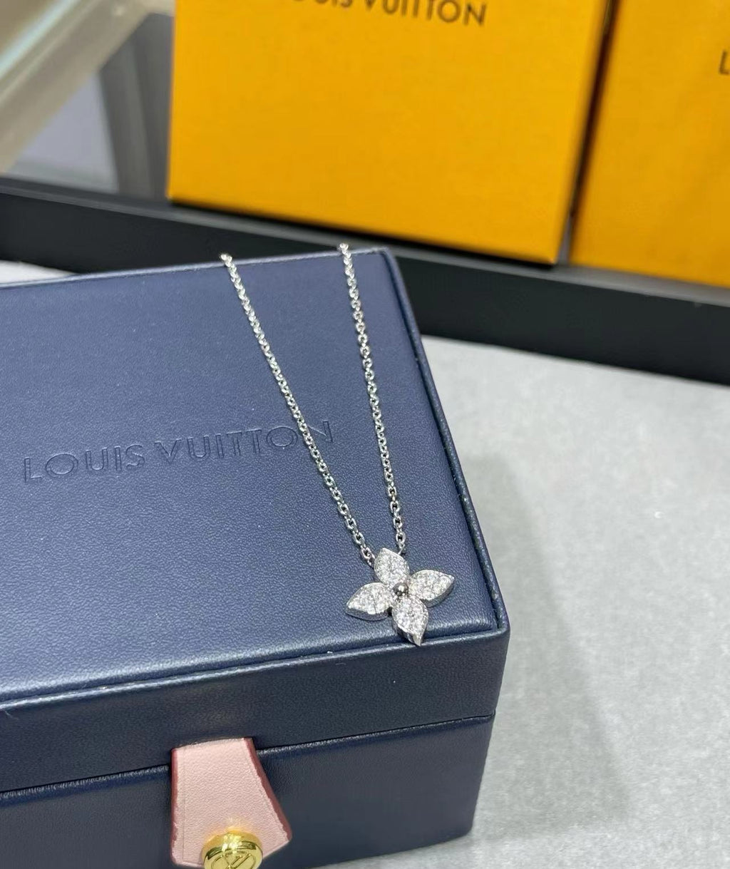 Clover Pendant Necklace in Polished Metal-Tone – Clover Detail – Design 002 styled product view