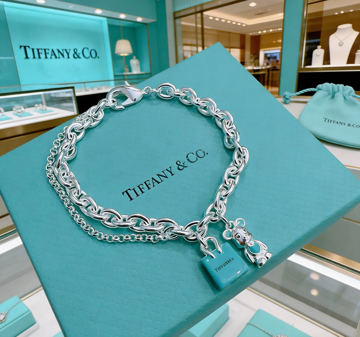 Signature Motif Bracelet in Silver-Tone – Vintage Detail – Design 31 detail view