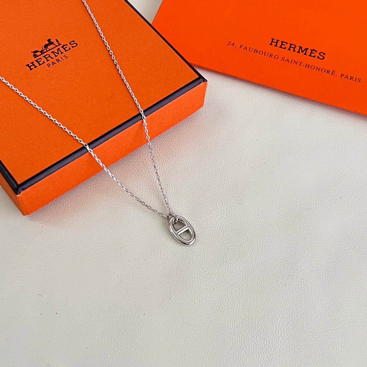 Toggle Pendant Necklace in Polished Metal-Tone – Toggle Detail – Design 017 detail view