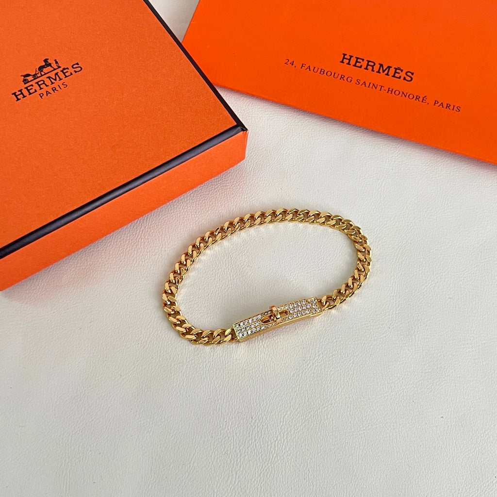 Horse Bracelet in Polished Metal-Tone – Design 004 detail view