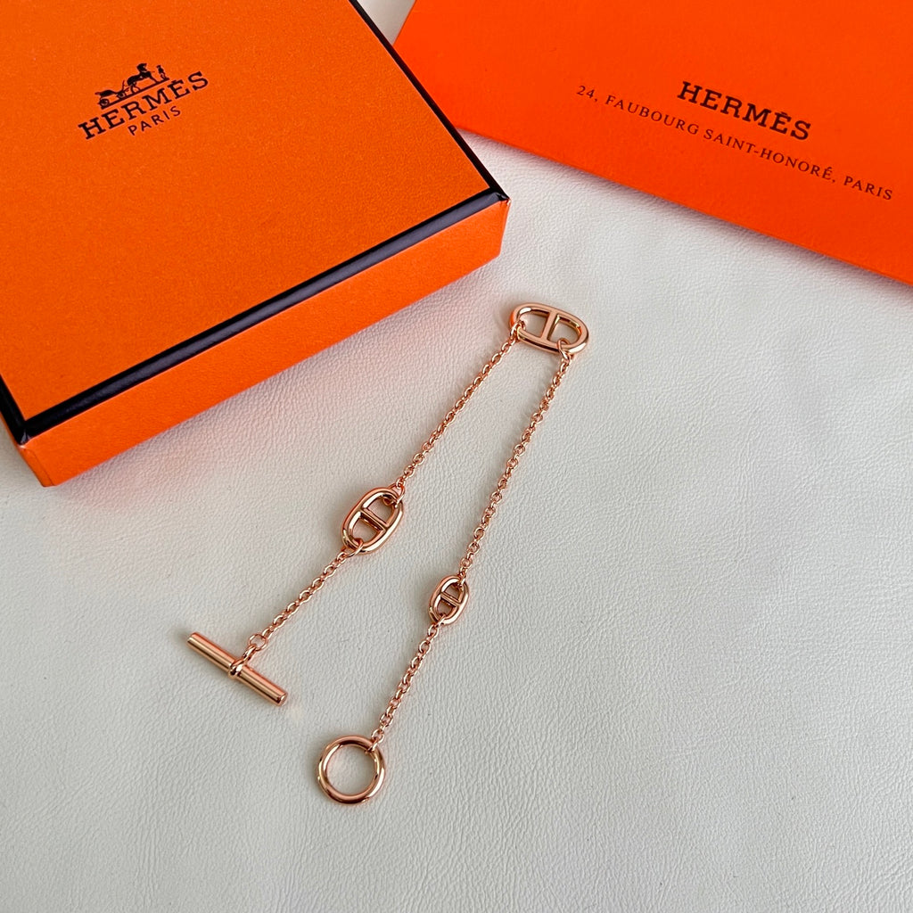 Horse Bracelet in Polished Metal-Tone – Design 005 close-up detail