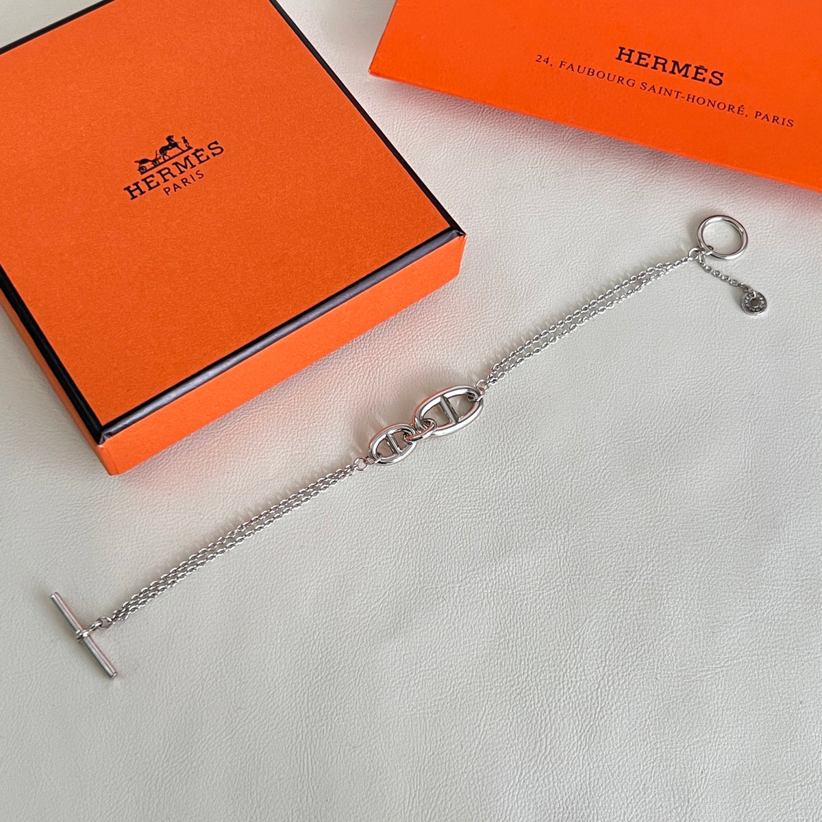 Horse Bracelet in Polished Metal-Tone – Design 006 side detail