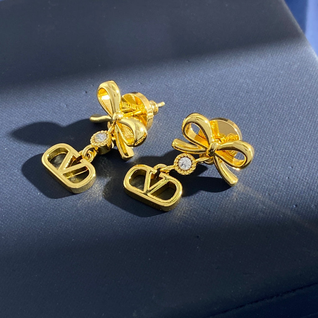 V Emblem Crystal-Accent Stud Earrings – Design 04 side detail
