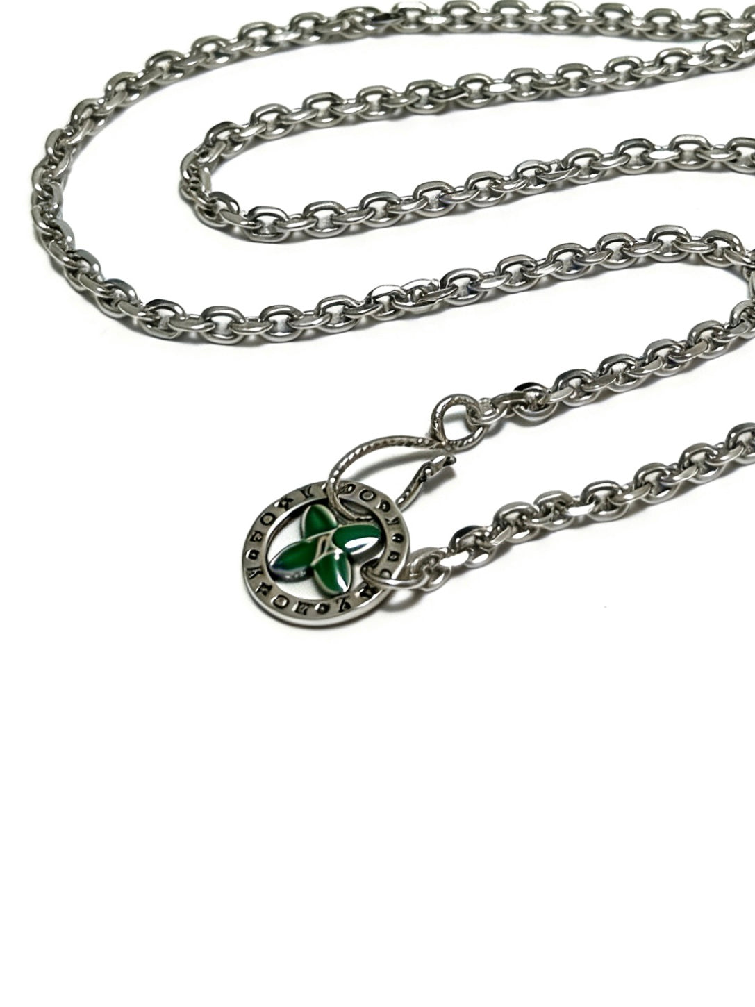 Chain Pendant Necklace in Silver-Tone – Design 006 detail view