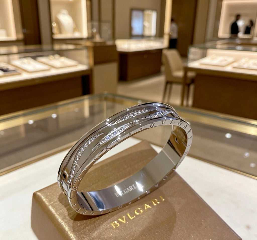 Serpentine Bangle in Polished Metal-Tone – Serpentine Detail – Design 010 front product view