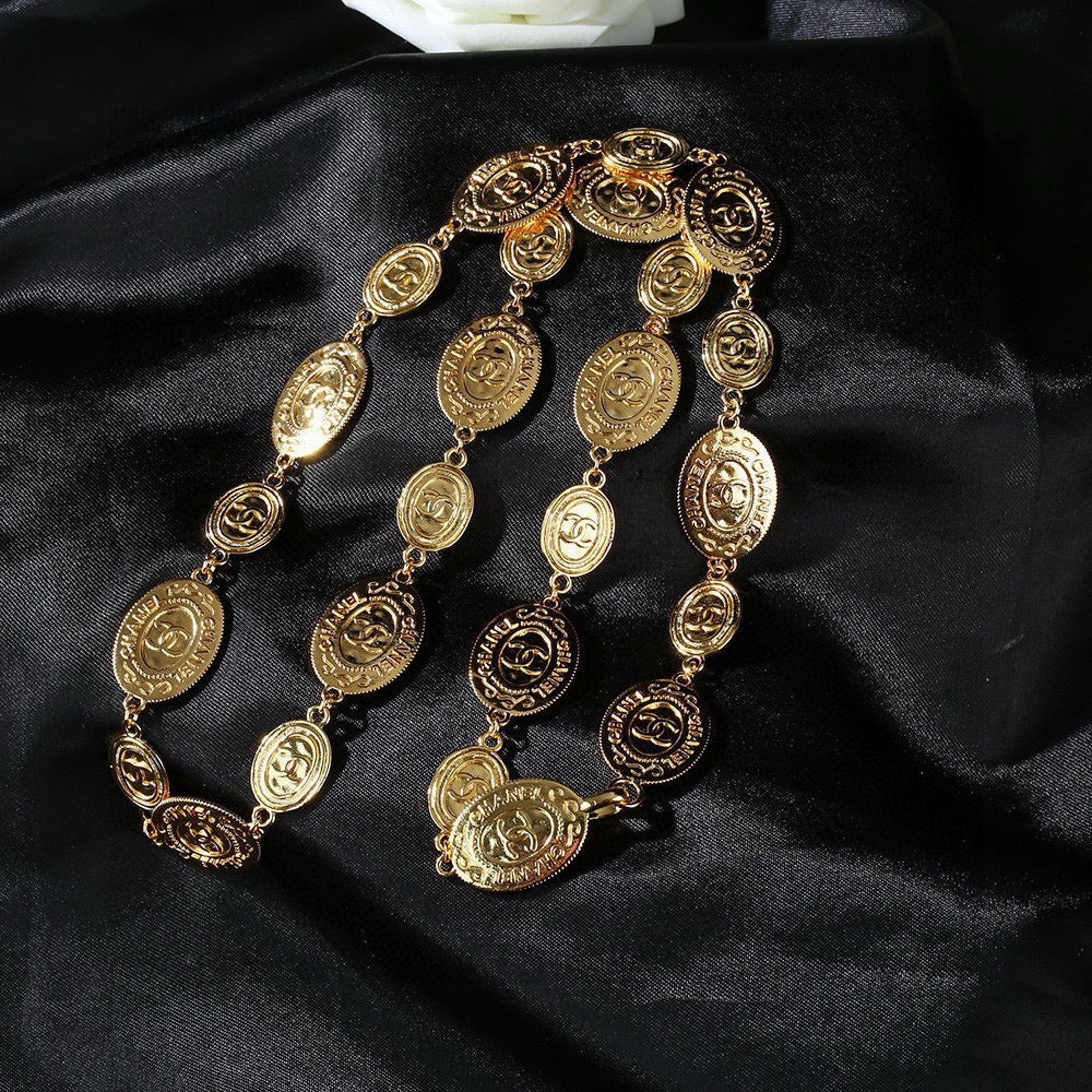 Letter Jewelry Accessory in Polished Metal-Tone – Design 004 close-up detail