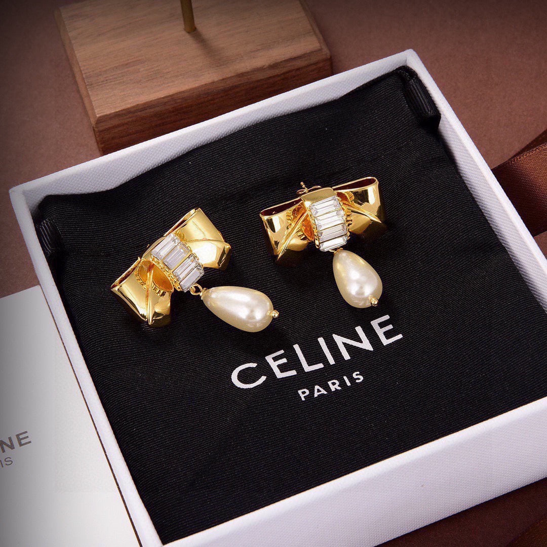 Bow Stud Earrings in Gold-Tone – Design 001 main product view