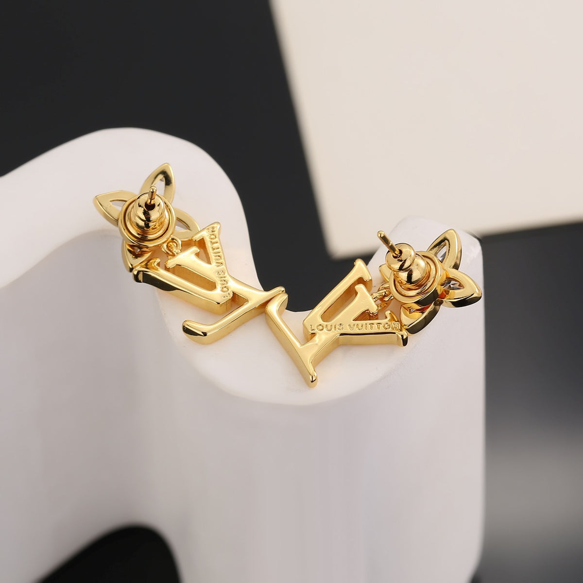 Geometric Emblem Stud Earrings in Polished Metal-Tone – Design 021 side detail
