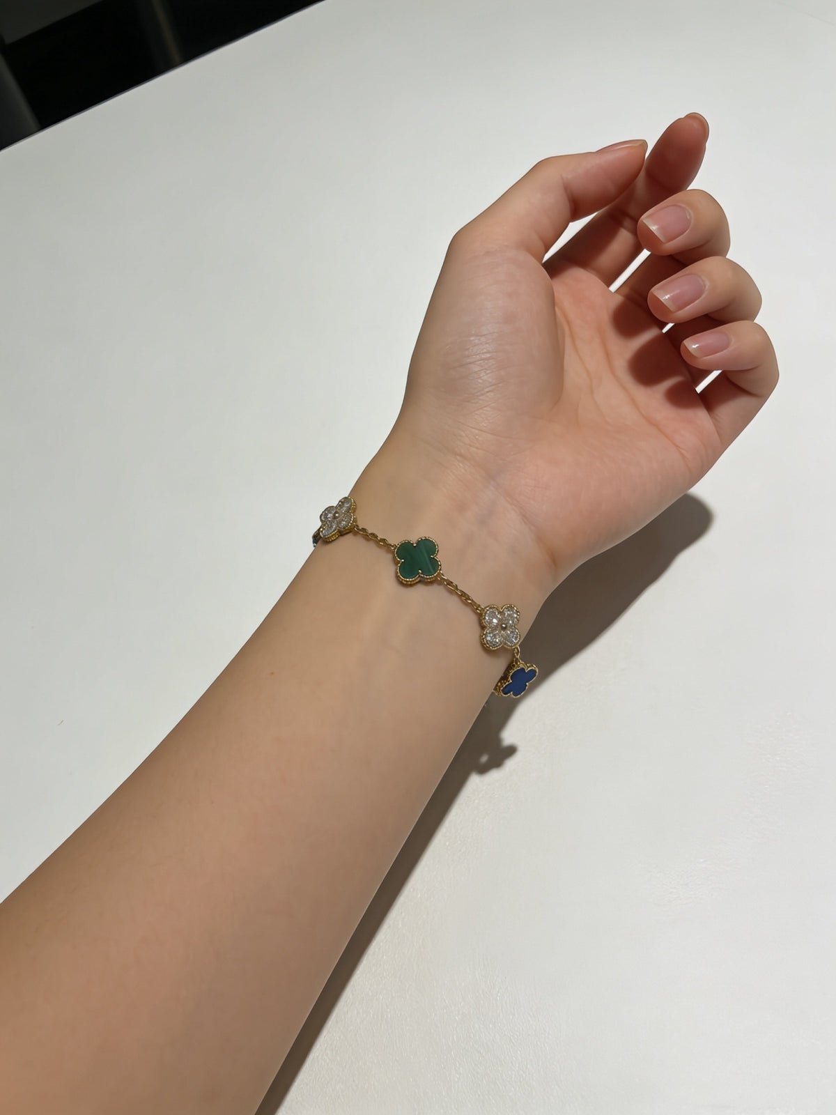 Clover Bracelet in Polished Metal-Tone – Multicolor – Design 12 front product view