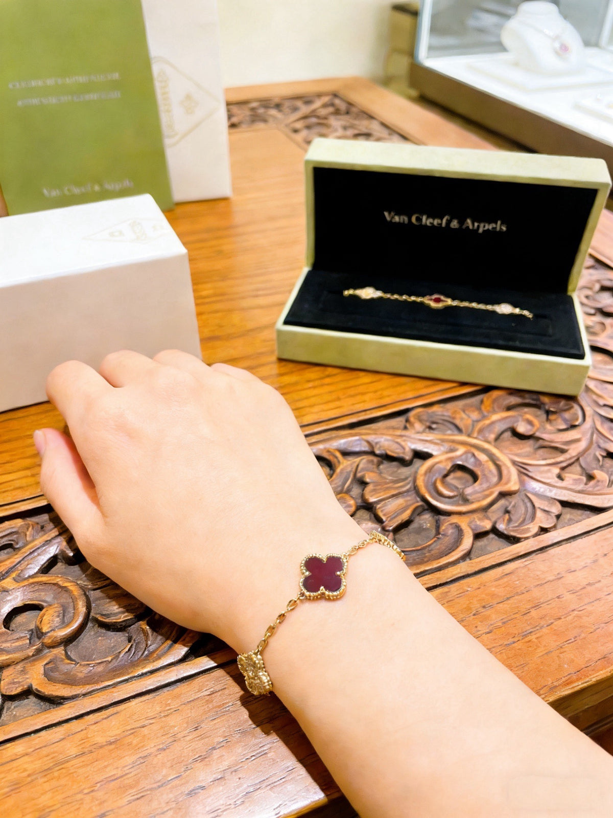 Clover Bracelet in Polished Metal-Tone – Multicolor – Design 14 styled product view