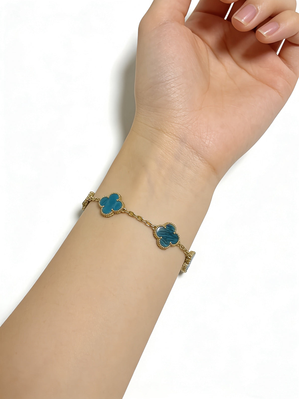 Clover Bracelet in Polished Metal-Tone – Multicolor – Design 13 styled product view