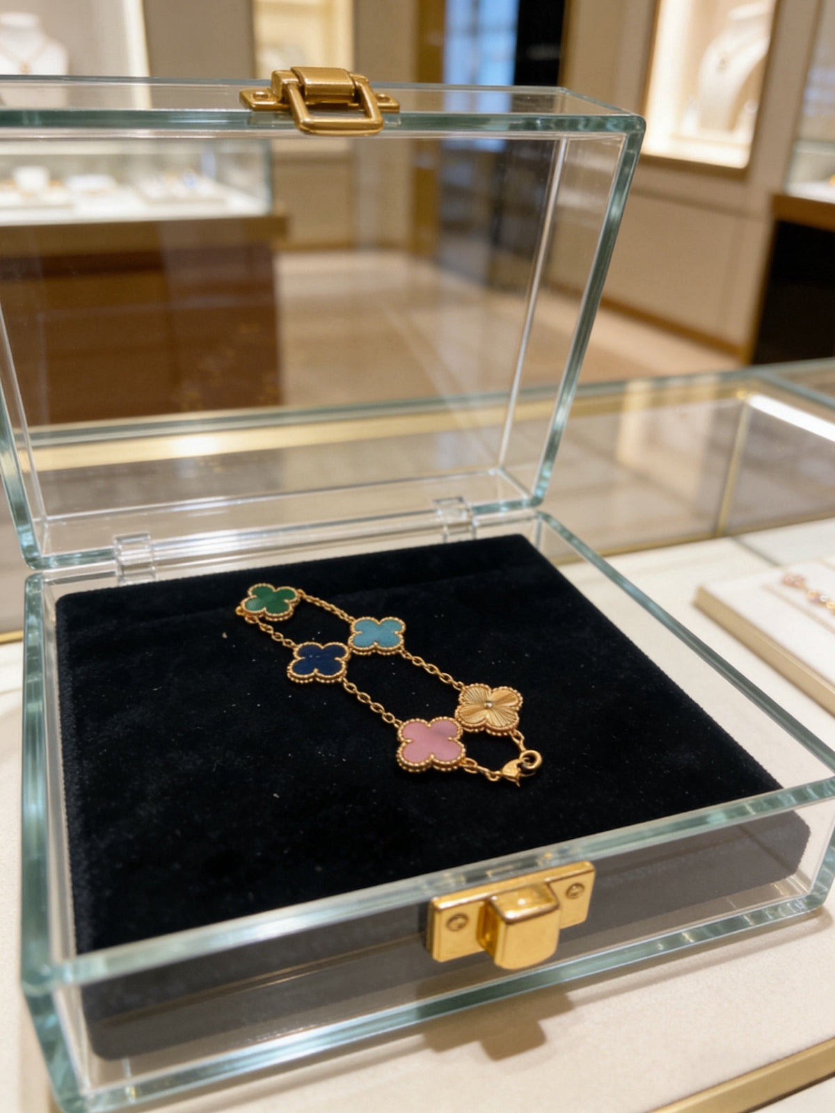 Clover Bracelet in Polished Metal-Tone – Multicolor – Design 04 styled product view