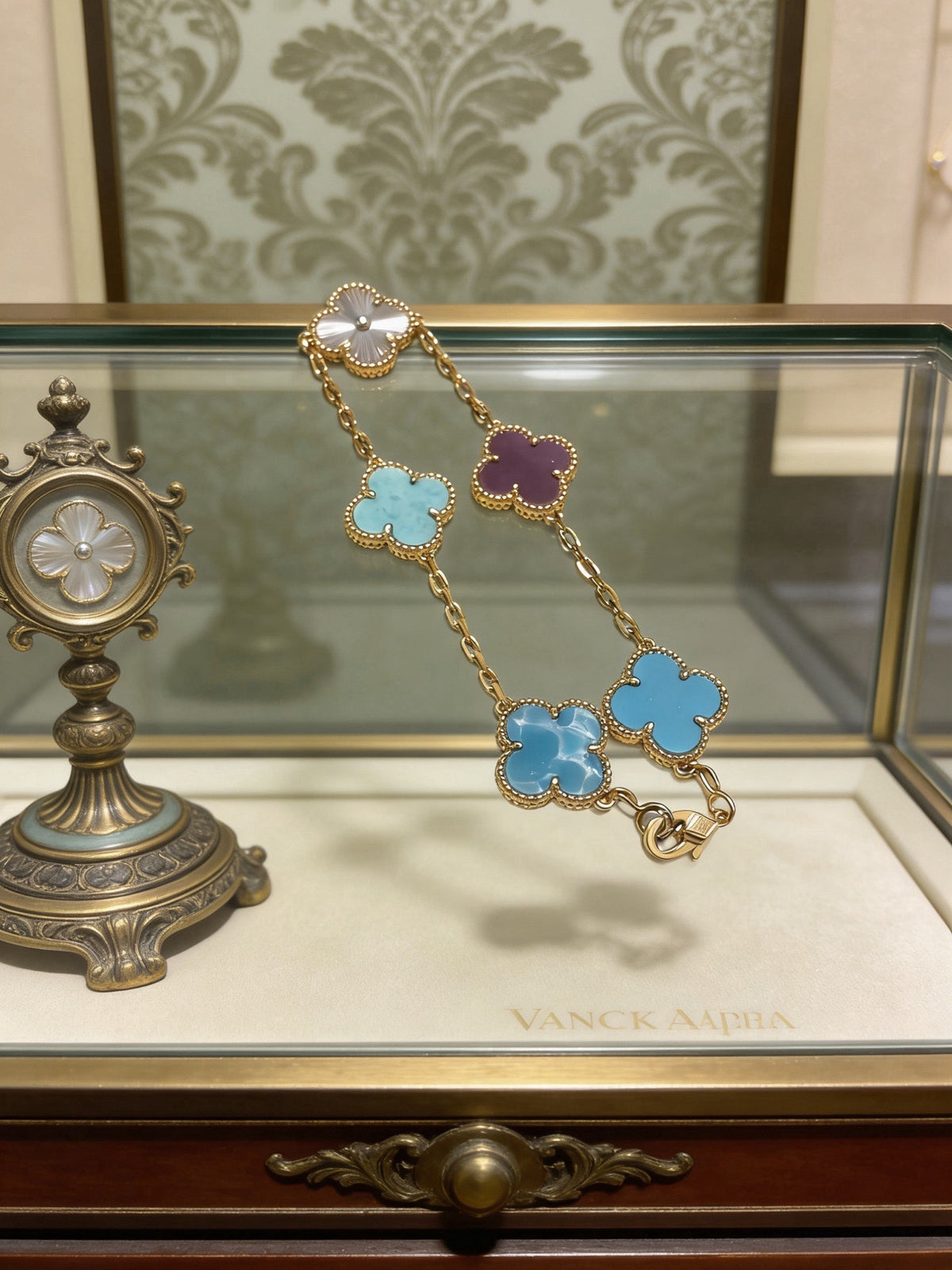Clover Bracelet in Polished Metal-Tone – Multicolor – Design 02 main product view