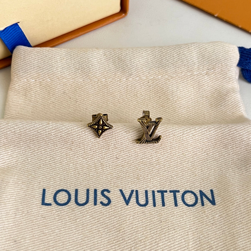 Geometric Emblem Stud Earrings in Polished Metal-Tone – Design 018 close-up detail