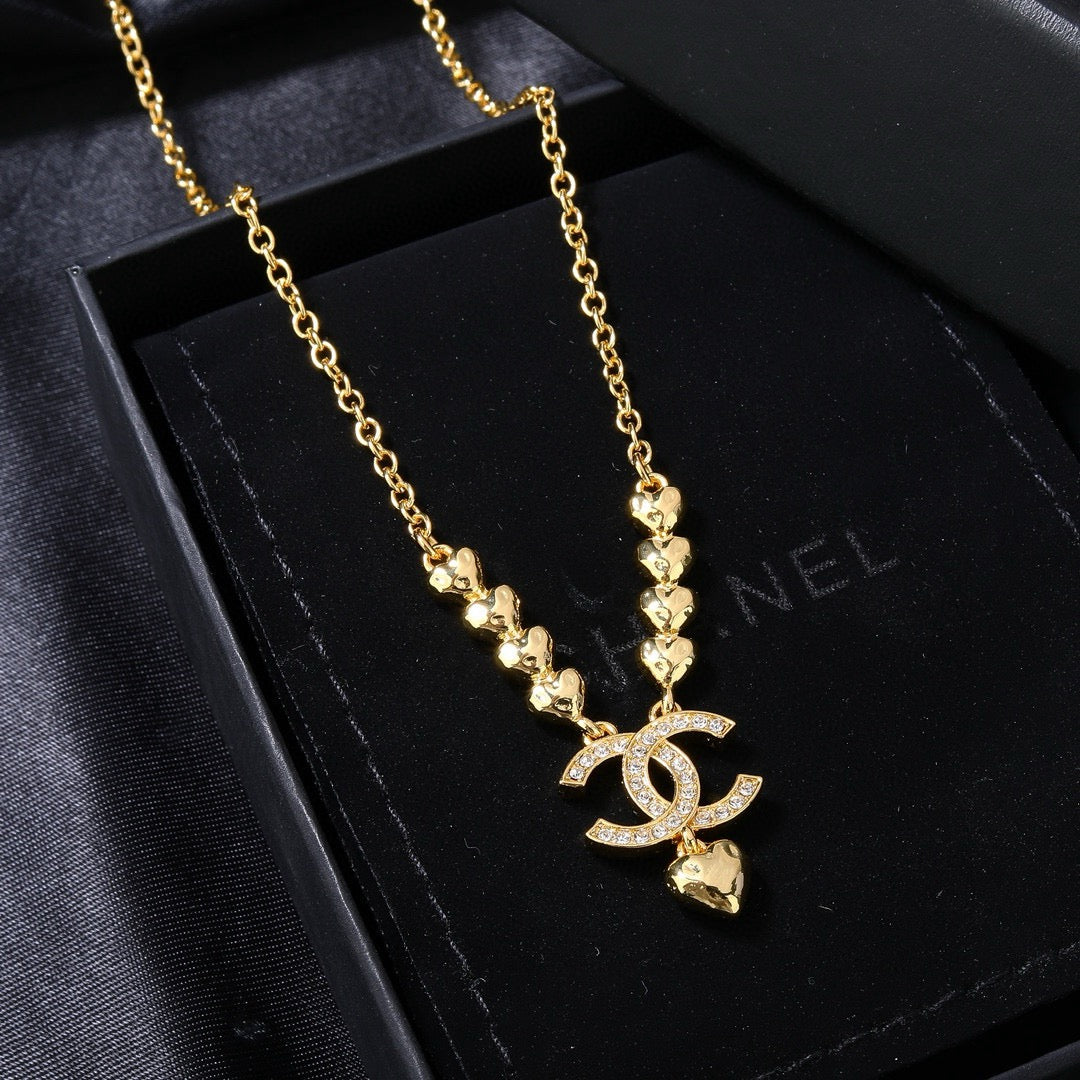 Letter Pendant Necklace in Gold-Tone – Design 002 detail view
