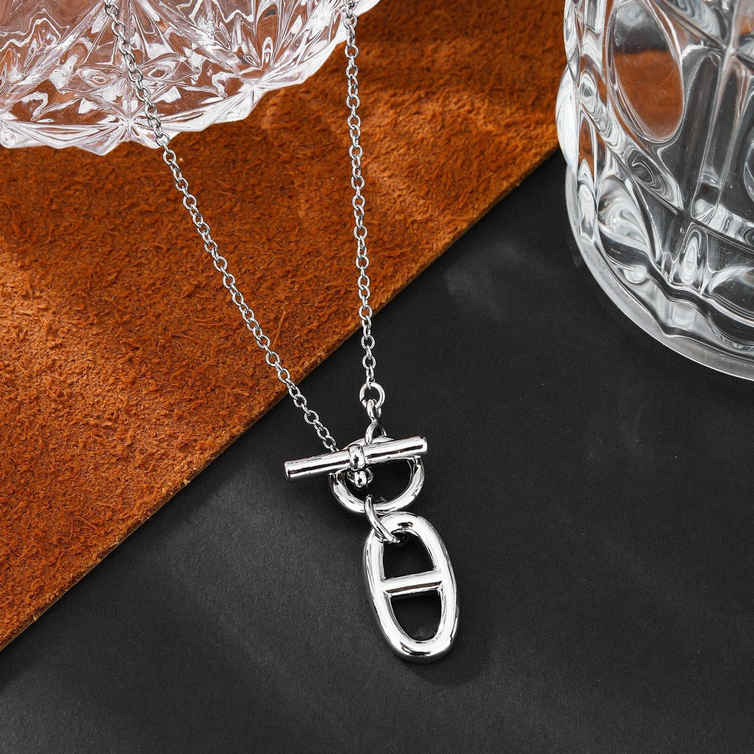 Toggle Pendant Necklace in Rose-Gold-Tone – Rose Gold Detail – Design 002 front product view