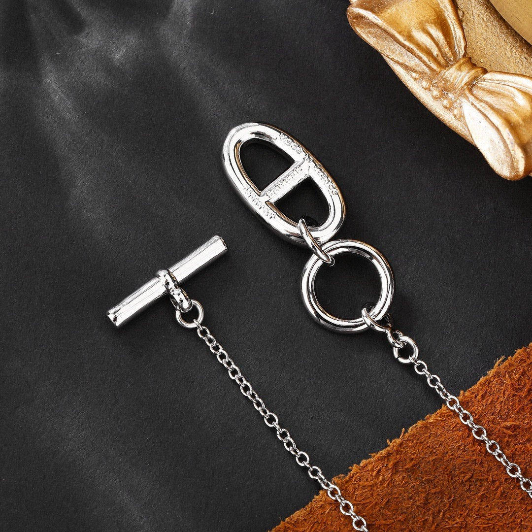 Toggle Pendant Necklace in Rose-Gold-Tone – Rose Gold Detail – Design 002 main product view