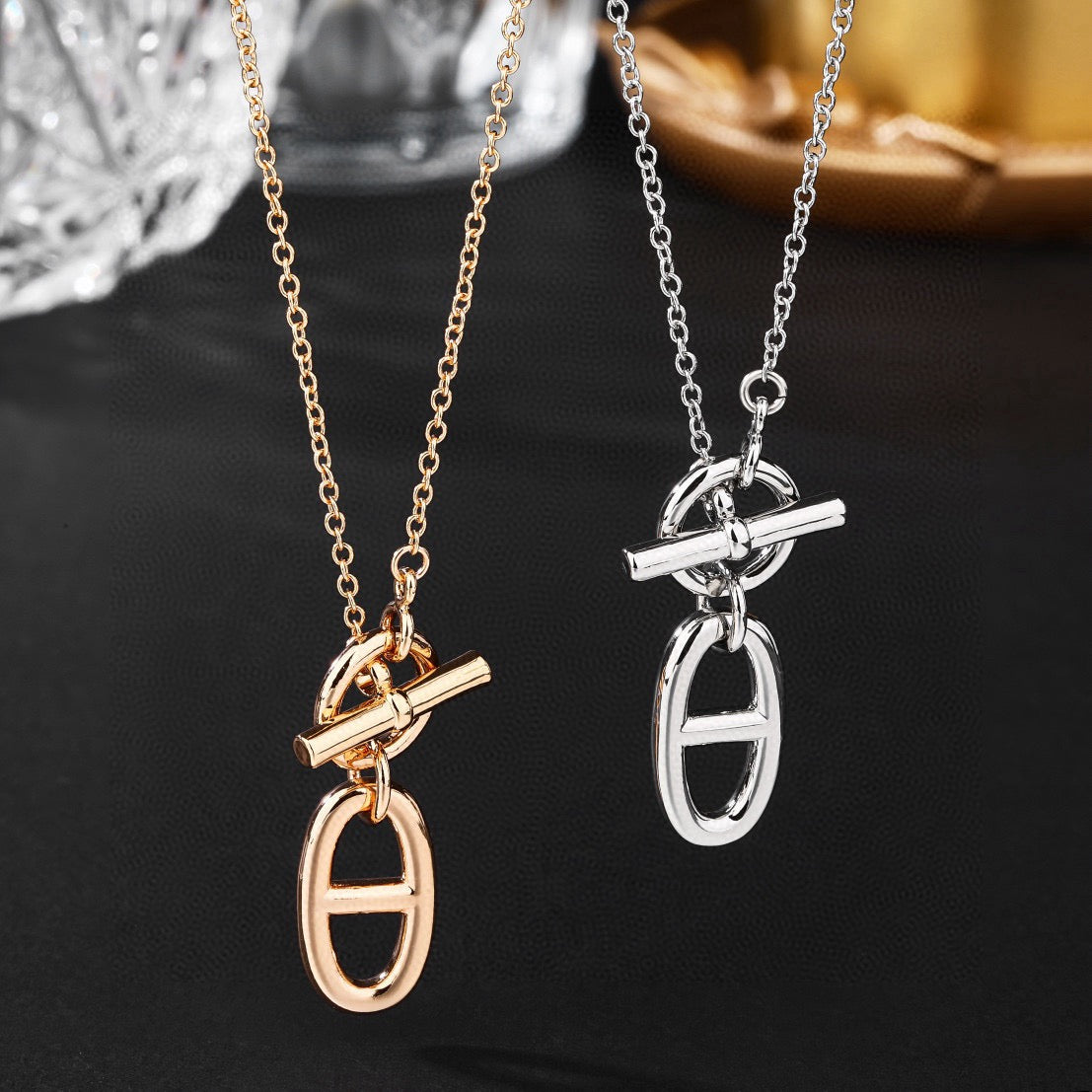 Toggle Pendant Necklace in Rose-Gold-Tone – Rose Gold Detail – Design 002 side detail