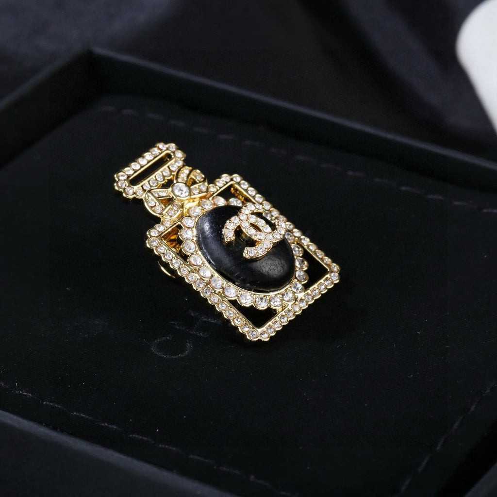 Signature Emblem Brooch in Polished Metal-Tone – Design 021 side detail