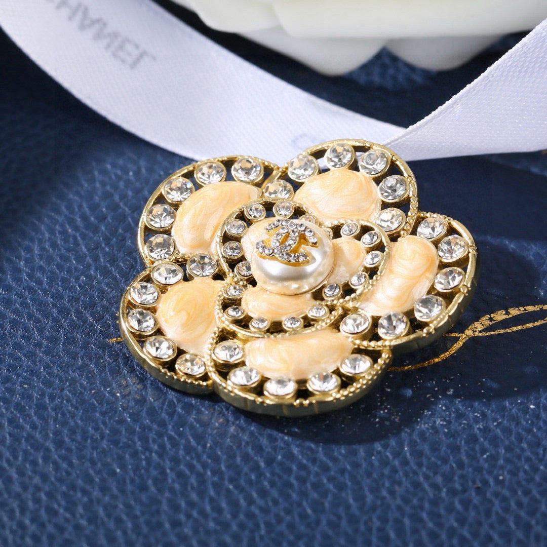 Signature Emblem Brooch in Polished Metal-Tone – Design 020 detail view