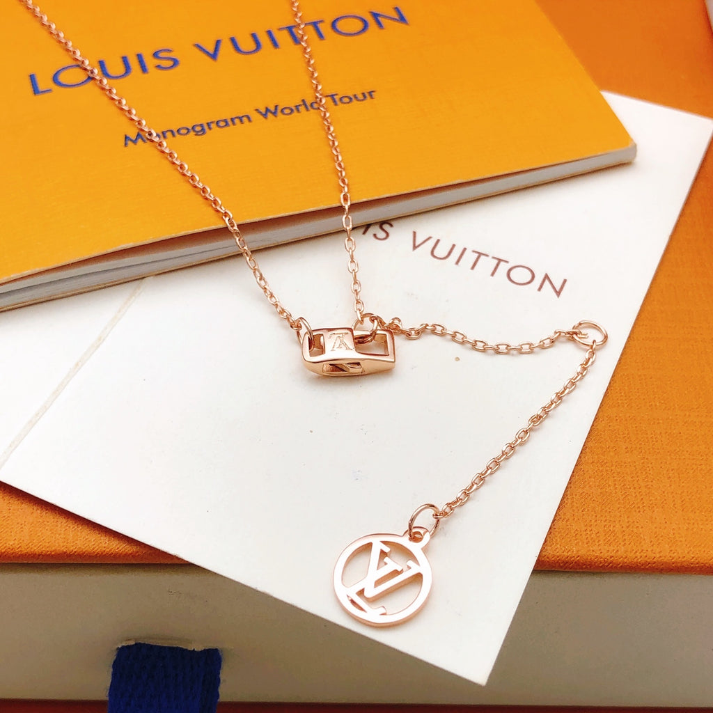 Floral Pendant Necklace in Rose-Gold-Tone – Rose Gold Detail – Design 004 side detail