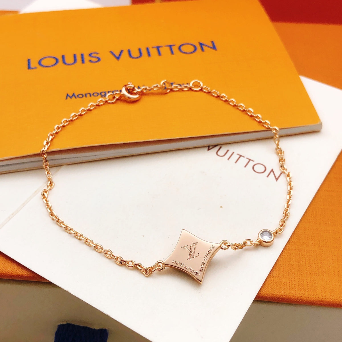 Geometric Emblem Bracelet in Rose-Gold-Tone – Rose Gold Detail – Design 013 detail view
