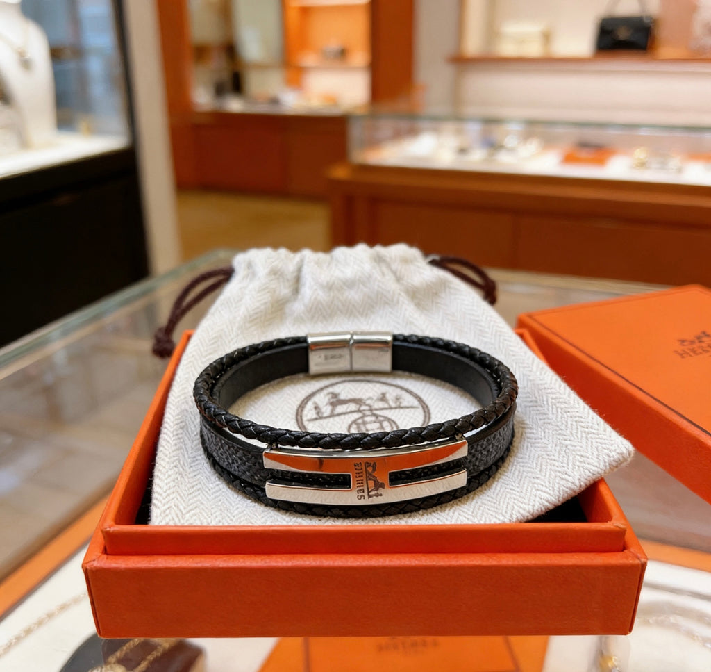 Horse Bangle in Polished Metal-Tone – Design 007 main product view