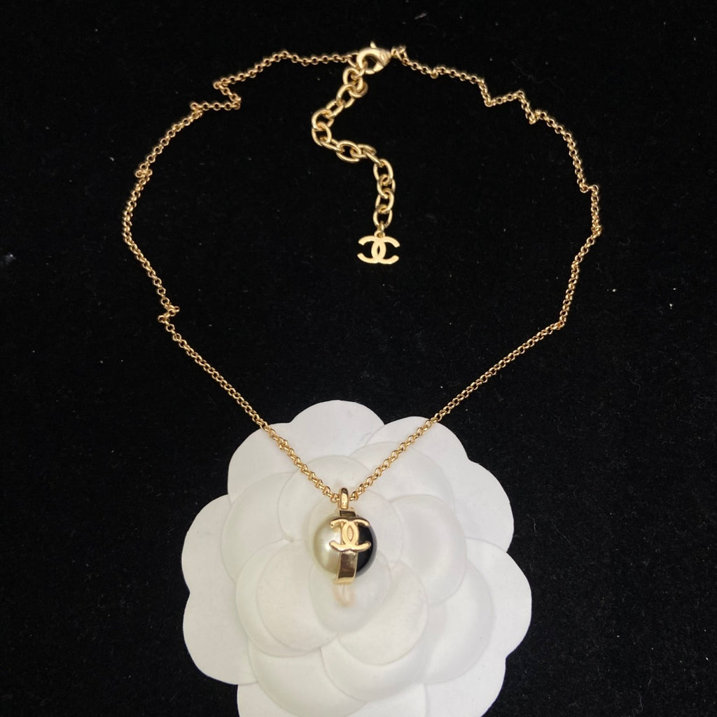 Double-C Emblem Pearl-Detail Pendant Necklace – Pearl Detail – Design 065 side detail