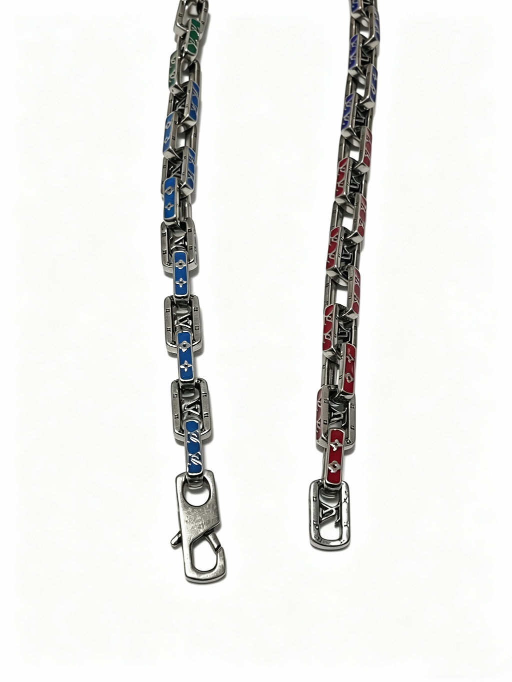 Chain Pendant Necklace in Silver-Tone – Design 023 side detail