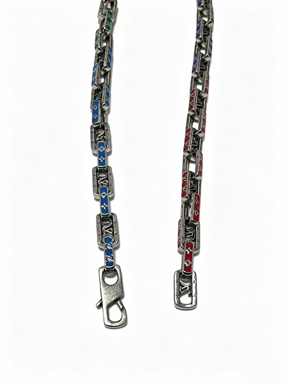 Chain Pendant Necklace in Silver-Tone – Design 023 side detail