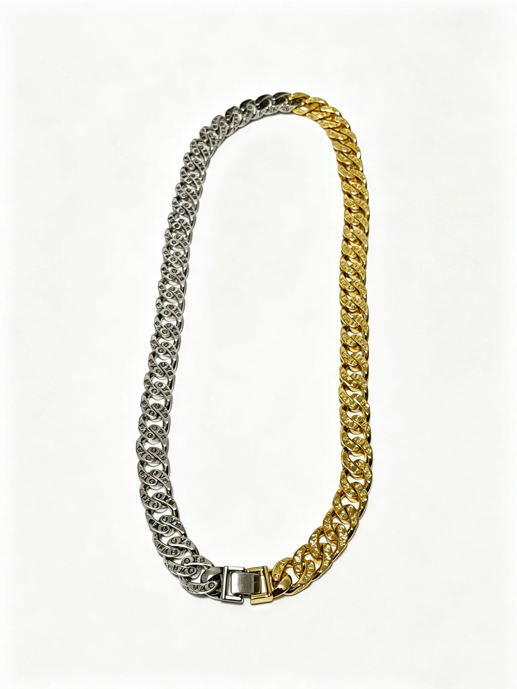 Chain Pendant Necklace in Silver-Tone – Design 022 detail view