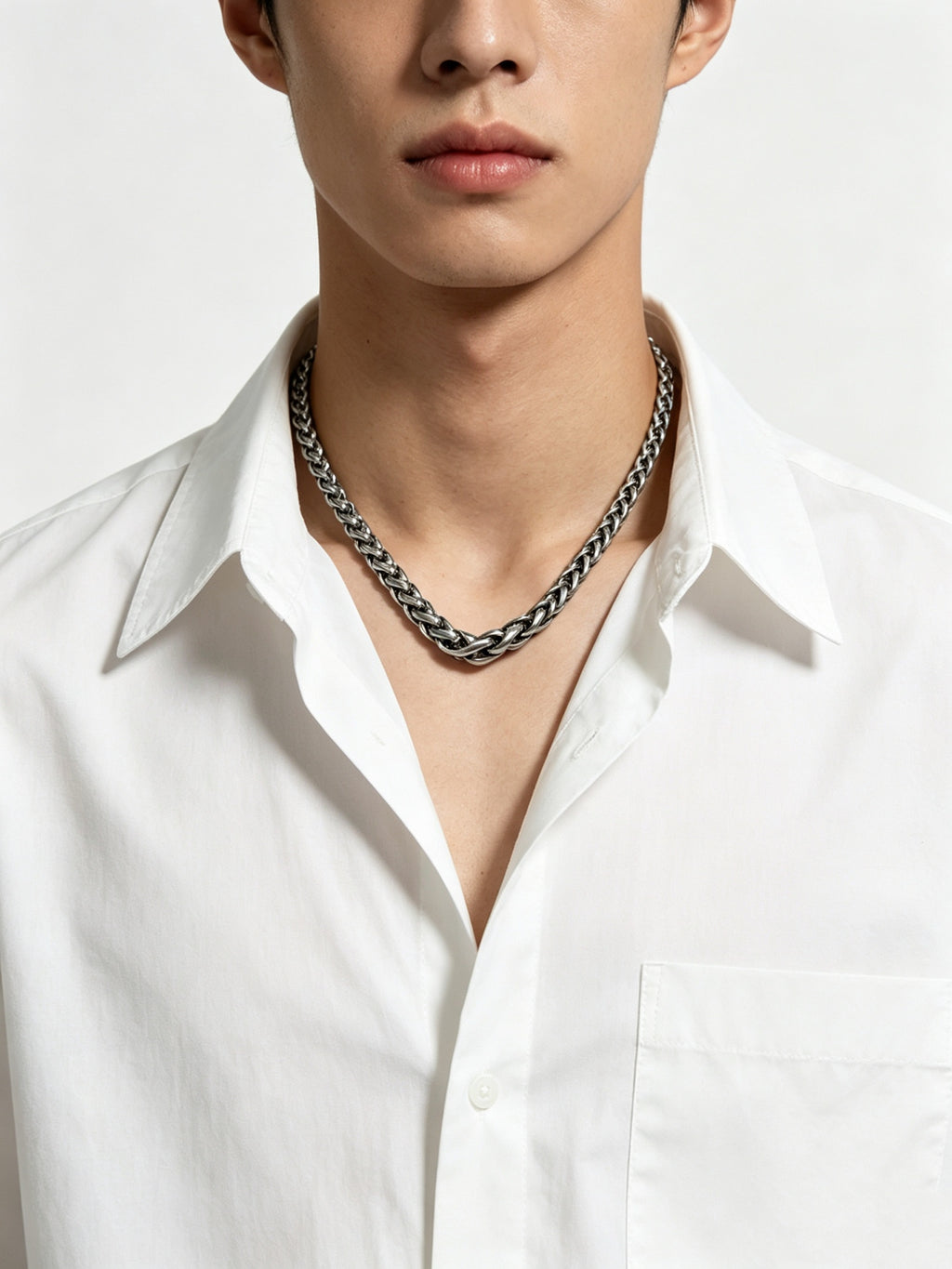Chain Pendant Necklace in Silver-Tone – Design 018 detail view