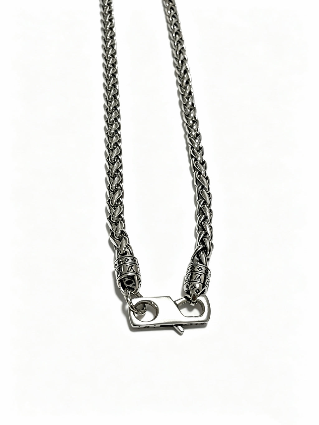 Chain Pendant Necklace in Silver-Tone – Design 018 detail view