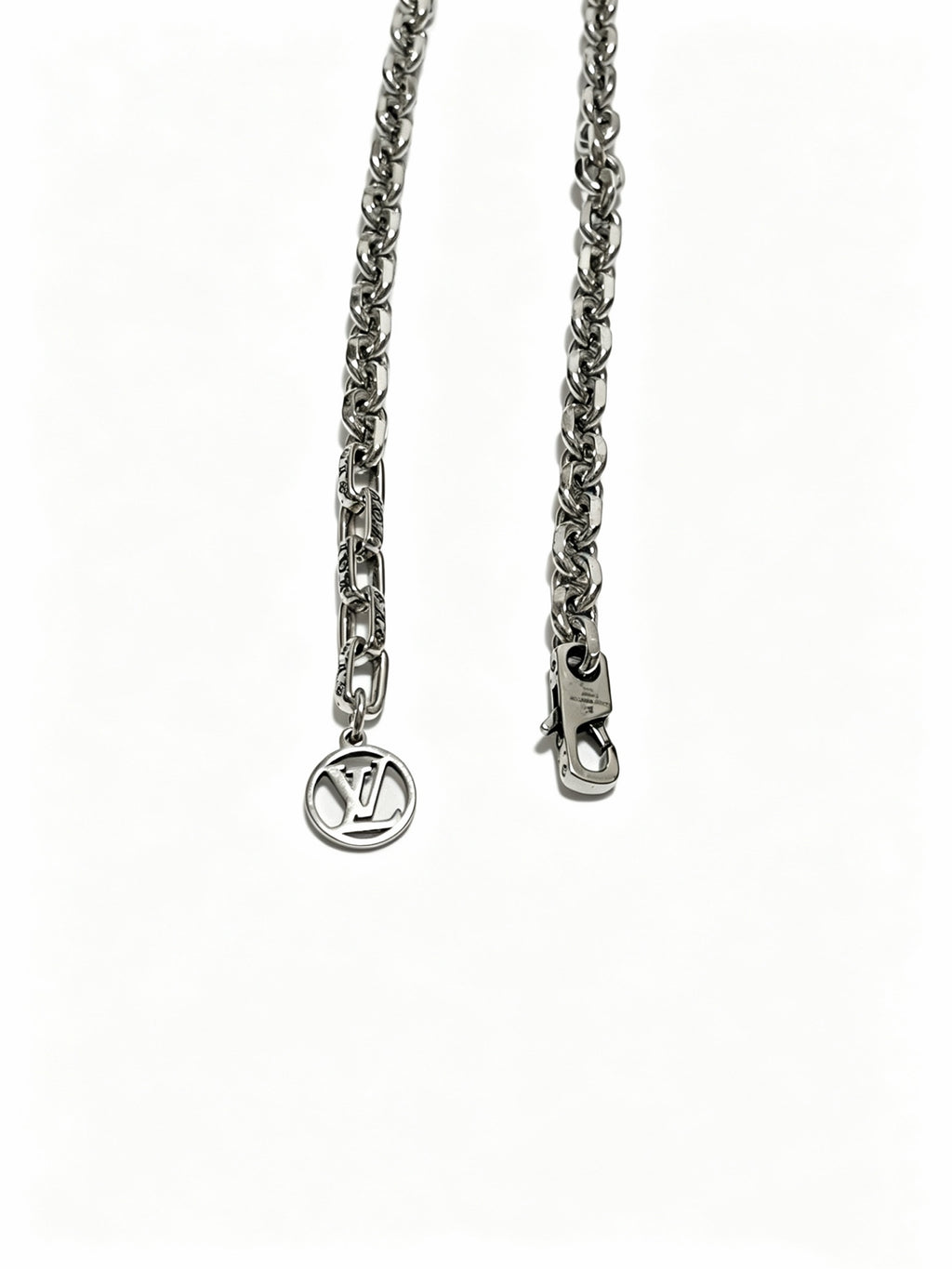 Chain Pendant Necklace in Silver-Tone – Design 017 front product view
