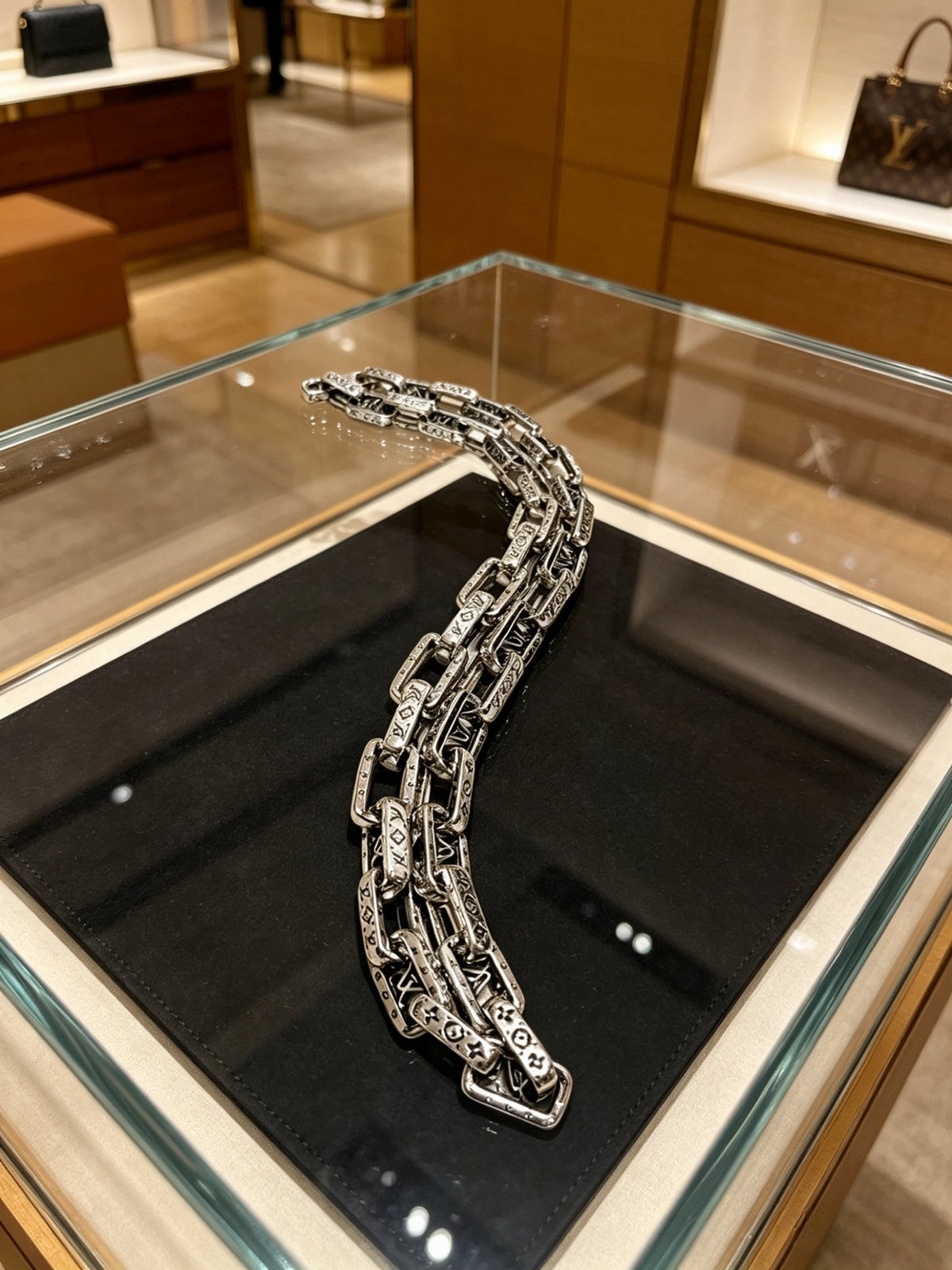 Chain Pendant Necklace in Silver-Tone – Design 015 front product view